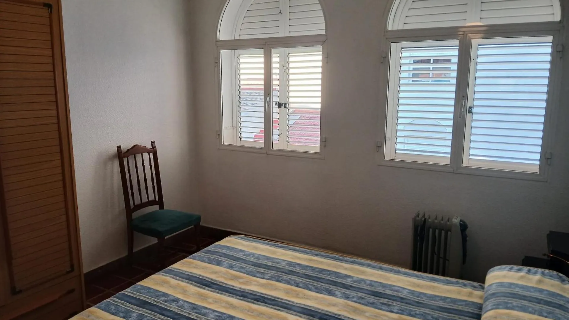 Habitaciones En Casa Residencial Cercana Al Centro Historico De Málaga 0*,  España